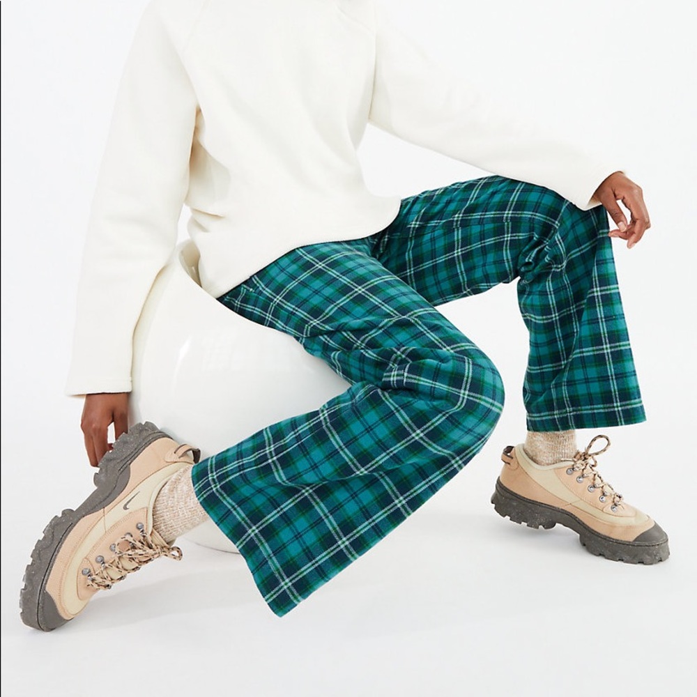 TNA Oakwood Pants - Aritzia